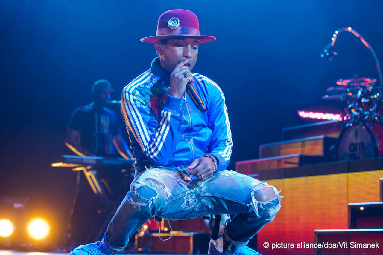 Pharrell Williams bei Konzert. Foto: picture alliance/dpa/vitsimanek.